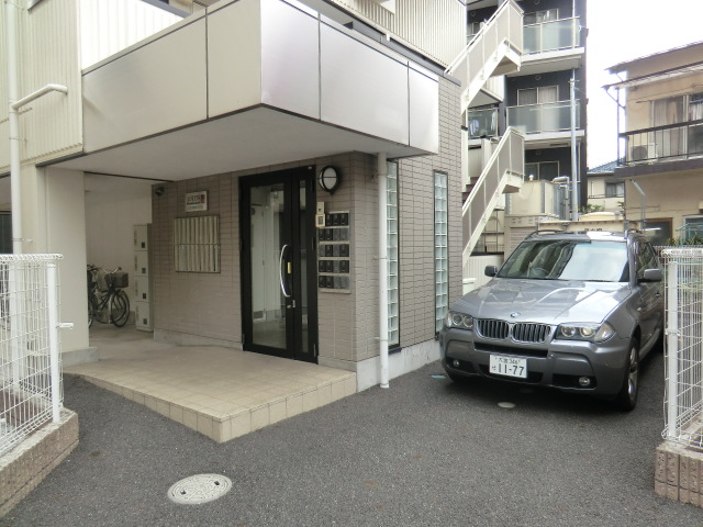 18/21 エントランス