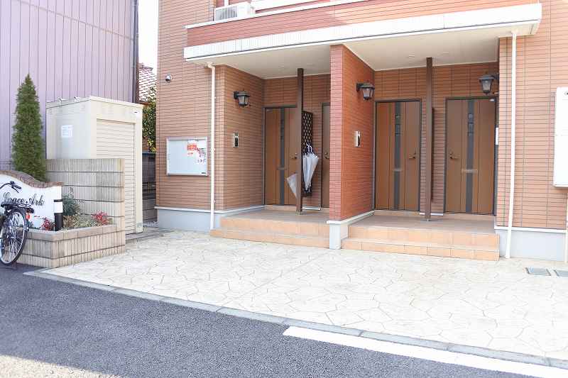 13/22 エントランス