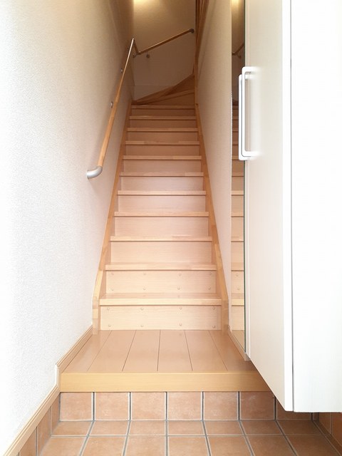 13/22 エントランス