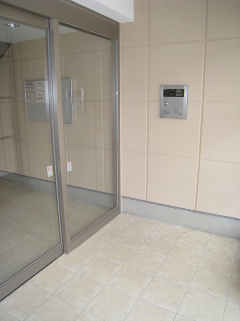 21/27 エントランス