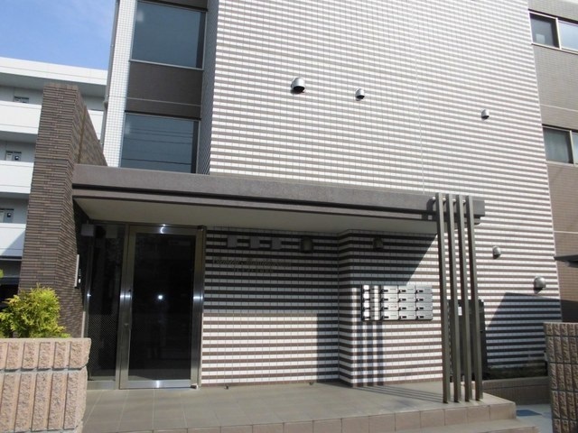 14/22 エントランス