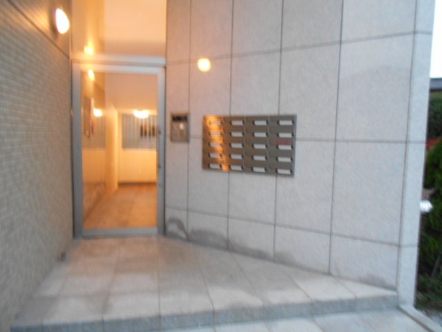 21/30 エントランス