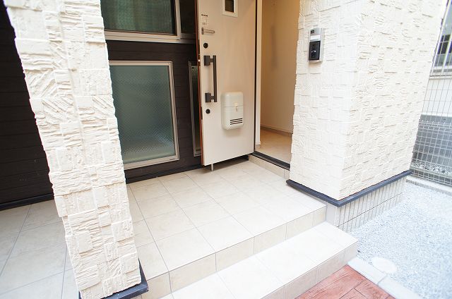 14/23 エントランス