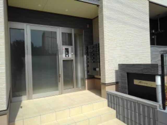 14/18 エントランス