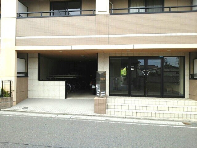 13/24 エントランス