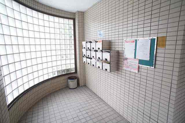 21/30 エントランス