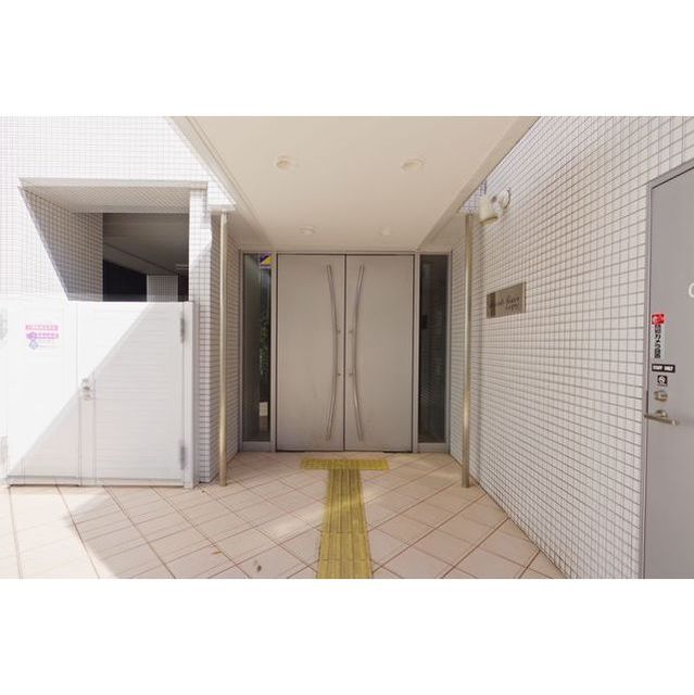 17/26 エントランス