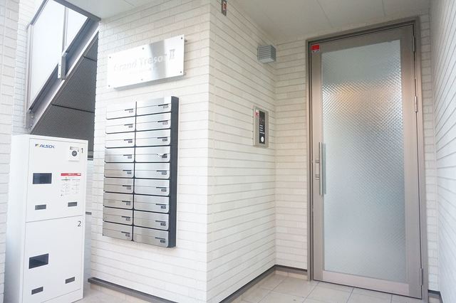 14/20 エントランス