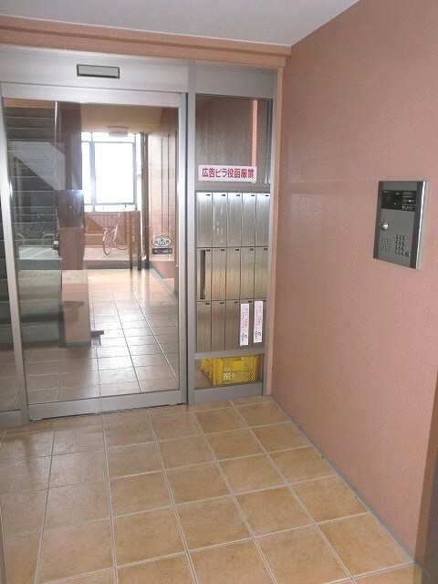 13/19 エントランス