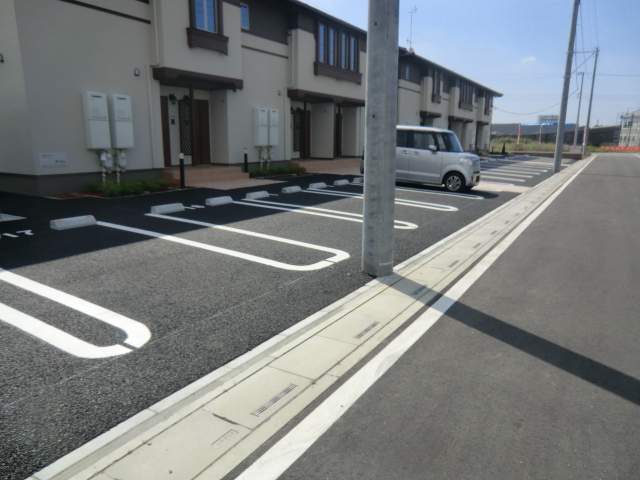 22/28 駐車場