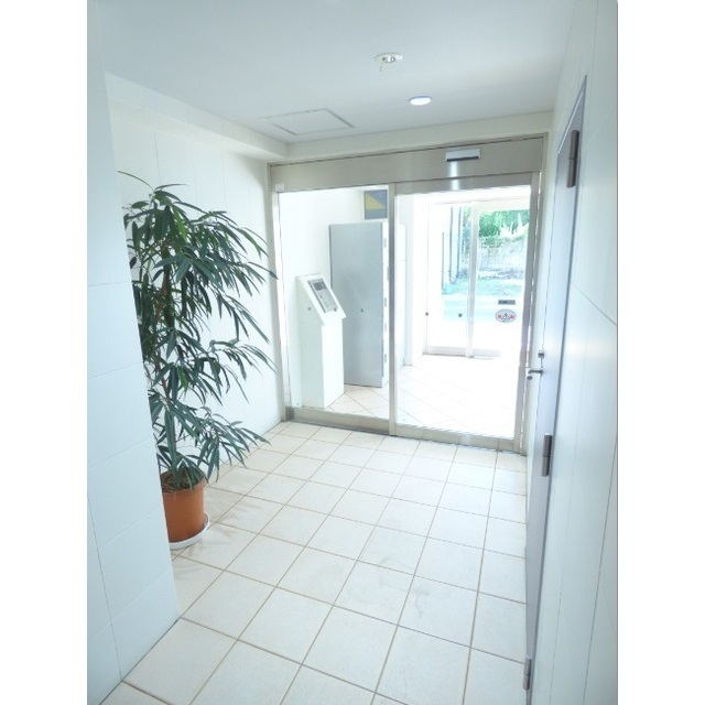 19/28 エントランス