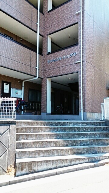 21/30 エントランス