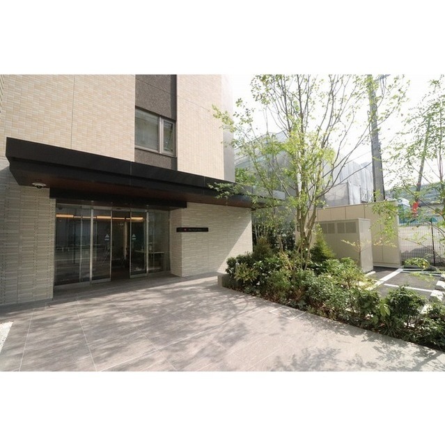 22/30 エントランス