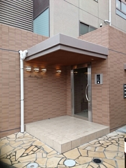 20/30 エントランス