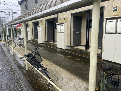 13/14 エントランス