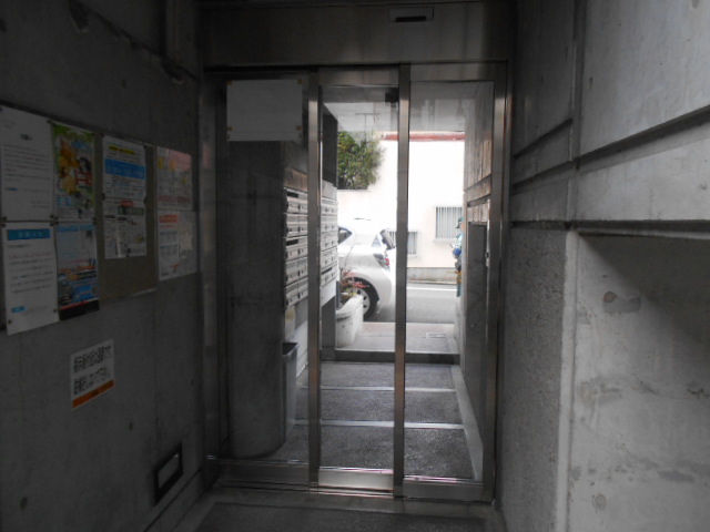 22/30 エントランス