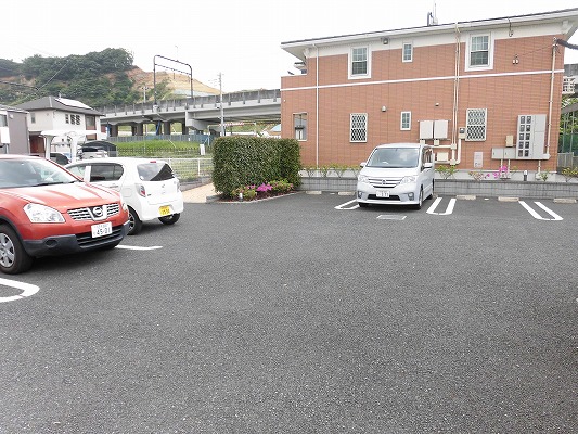 22/28 駐車場