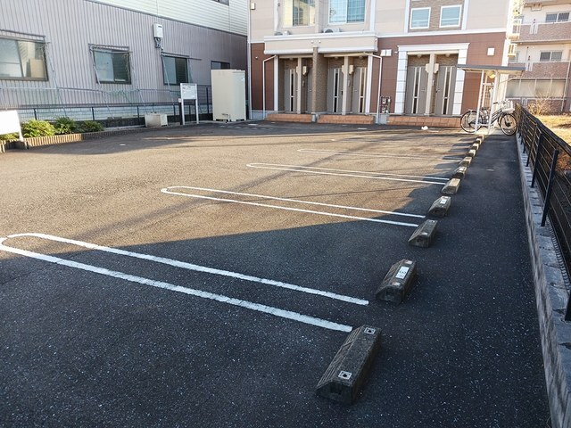 14/20 駐車場