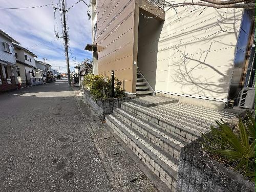 13/21 エントランス