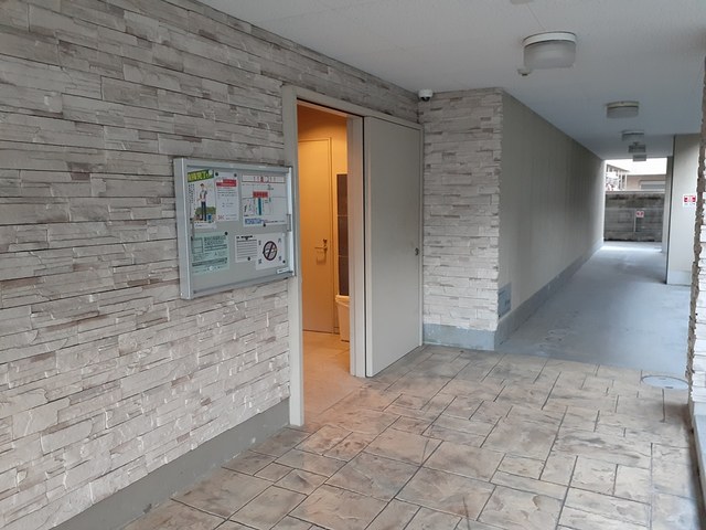 14/20 エントランス