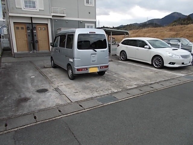 13/19 駐車場