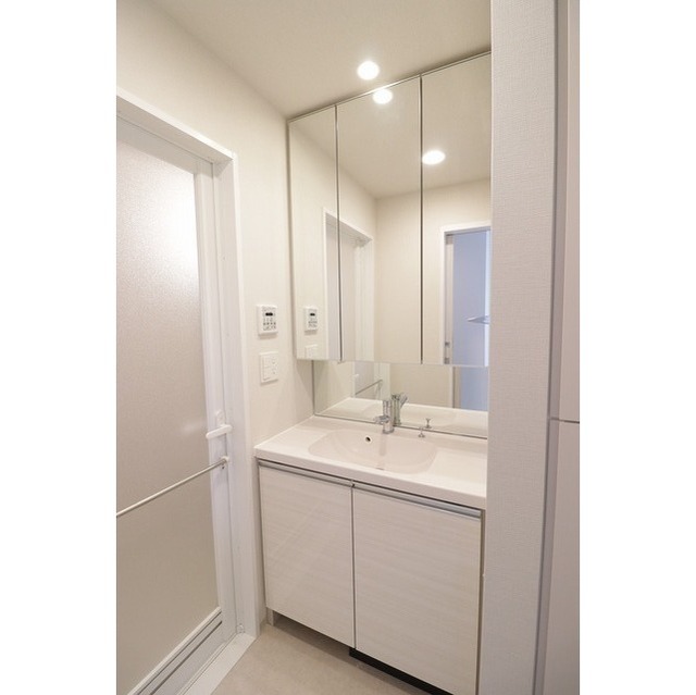 18/19 エントランス