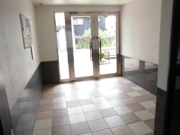 21/30 エントランス