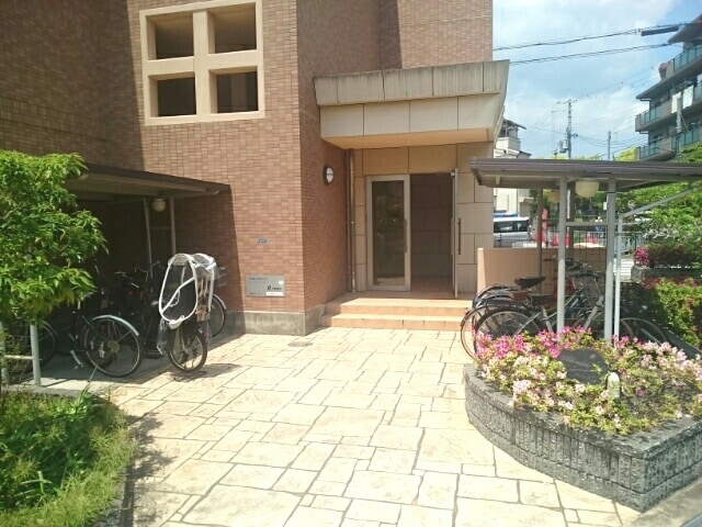 14/20 エントランス