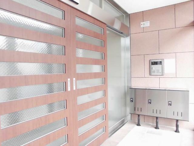 14/20 エントランス