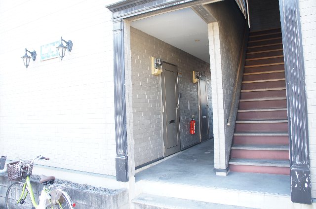 20/27 エントランス