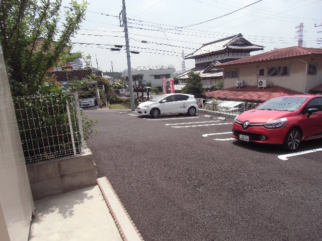 22/28 駐車場