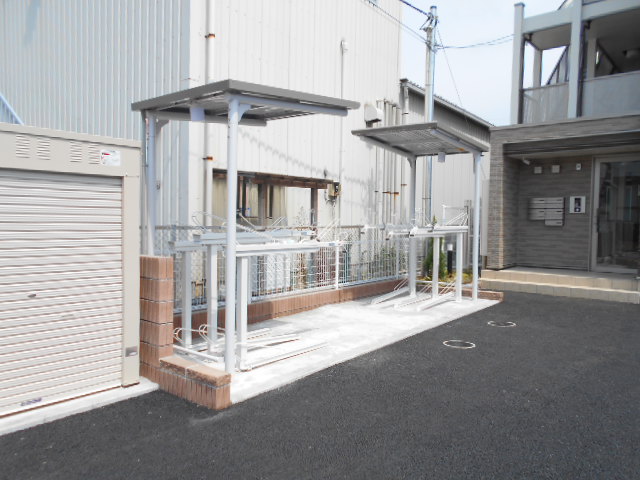 21/28 エントランス