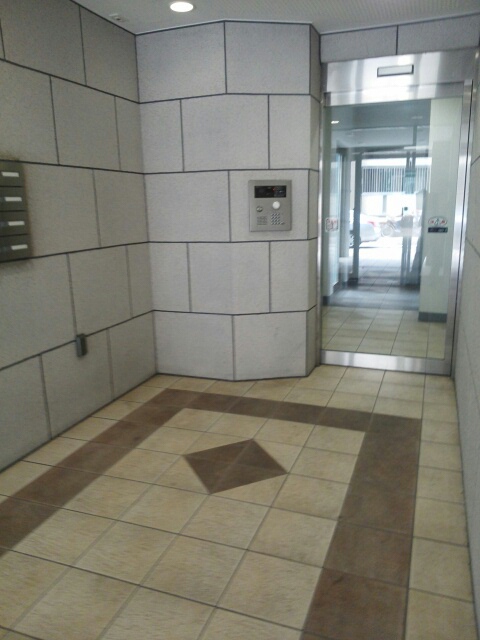 20/30 エントランス