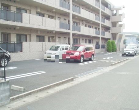 20/27 駐車場