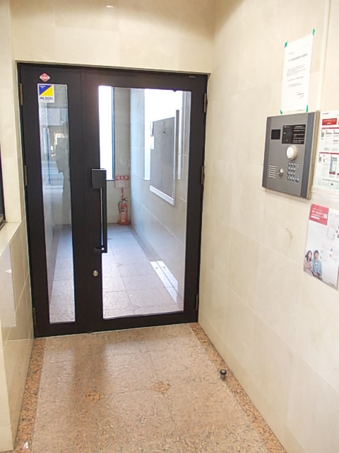 14/23 エントランス