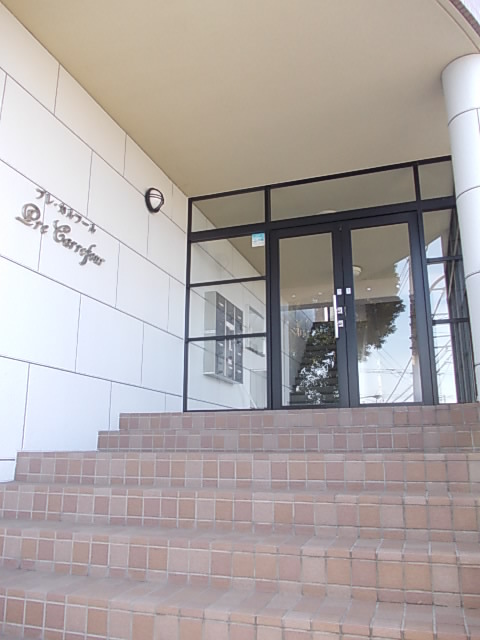 18/24 エントランス