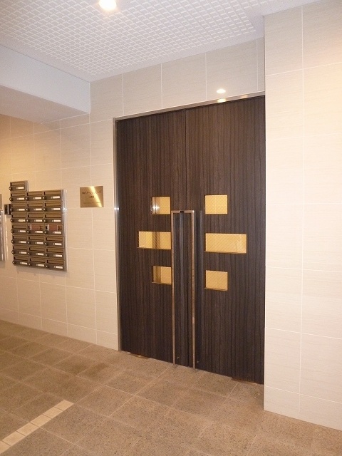 14/20 エントランス