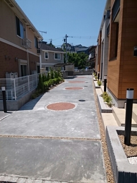 28/30 エントランス