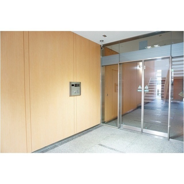 21/26 エントランス