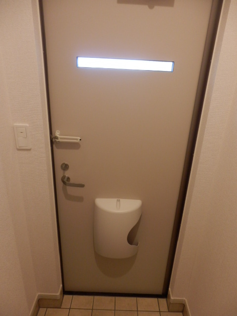 21/28 エントランス