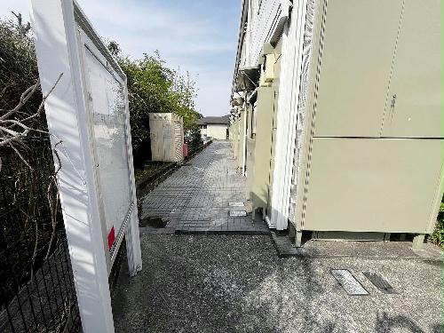 13/14 エントランス