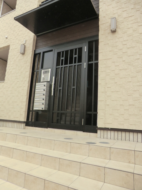 21/30 エントランス