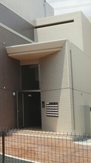 18/25 エントランス