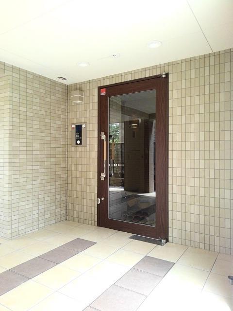 18/25 エントランス