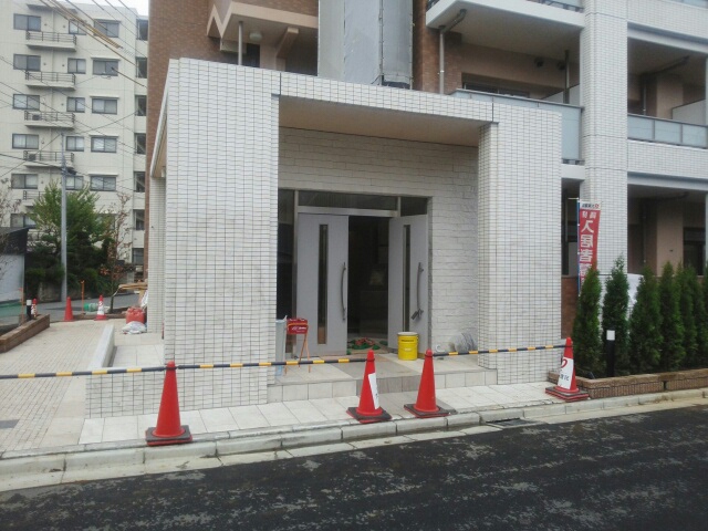 18/24 エントランス