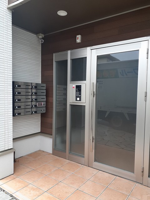 14/18 エントランス