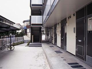 13/13 エントランス