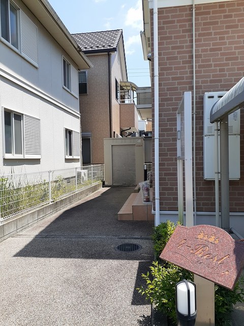 22/28 エントランス