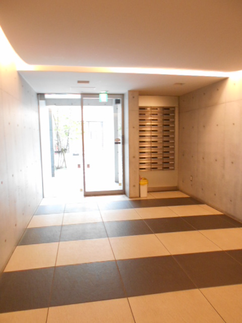 22/23 エントランス