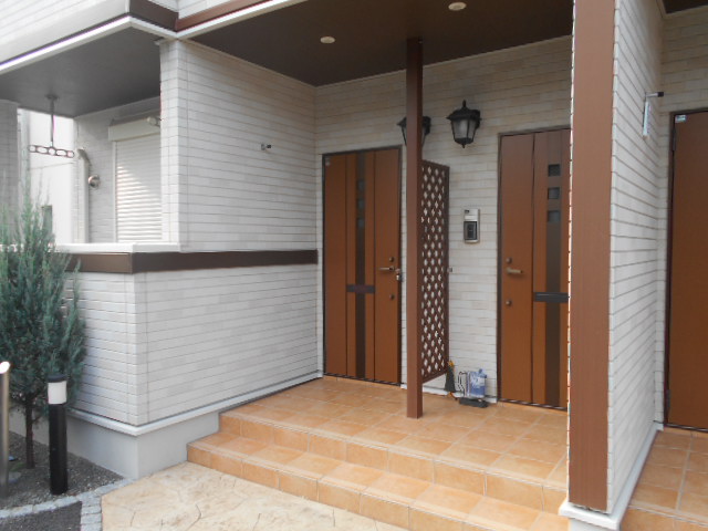 23/29 エントランス